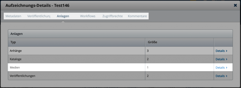 Screenshot aus admin.opencast. Hervorgehoben sind die verschiedenen Reiter. Ausgewählt ist der Reiter "Anlagen". Außerdem hervorgehoben ist der Eintrag "Medien", hinter welchem sich die Videos befinden