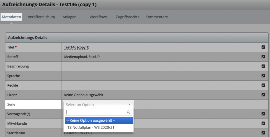 Screenshot aus "admin.opencast". Zu sehen ist das Dialogfenster mit den Aufzeichnung-Details. Im Bereich der Metadaten kann die Serie ausgewählt werden.